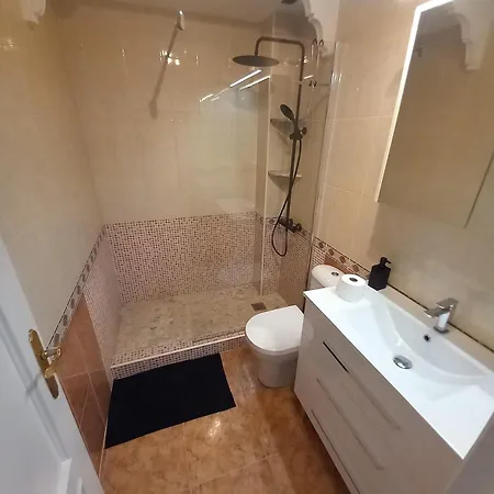 La Casa Preciosa House With Shared Pool 펜션 알고파